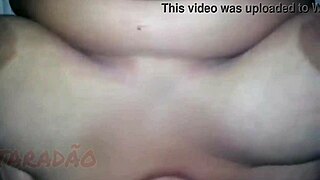 Gozando na buceta peluda, what a fat ass tease