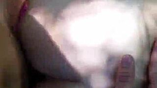 Watch this doggystyle outdoor fuck end with a cumshot on her ass?