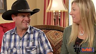 Watch this horny couple blow each other in the garden