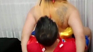 Me Follo A La Latina De Culo Grande En Cuatro Hasta Que Se Viene A Chorros Que Rico Squirt Y Le Lleno De Semen Esas Rica Tetas