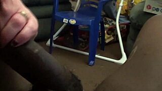 loopy lou gives an amazing blowjob to amateurs