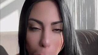 Mamando Un Dildo Gigante y Preparando Mi Culo Para Acción, Damn!