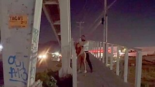 Pareja Cogiendo En El Puente!