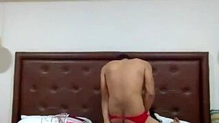 Follando mi pareja con pegging en lencería