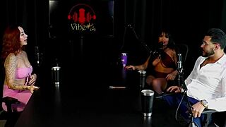 Safada Shows Tits and Twerks for Fiancé After Discussing Brazilian Couples' Hypocrisy - Casal Cherie