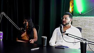 Safada Shows Tits and Twerks for Fiancé After Discussing Brazilian Couples' Hypocrisy - Casal Cherie