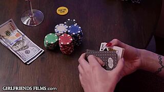 curvy babes strip poker turns into hot fucking 😍