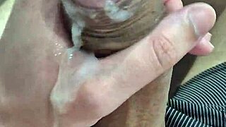 Big penis cums deliciously