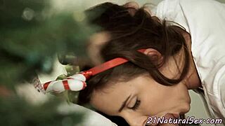 Erotic model with round ass gets cum in mouth