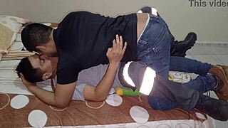 Watch Intense Gay Cojiendo with El Repartidor in Bold Action