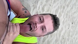I’m so into giving blowjobs at this public gay beach spot