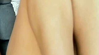 Morning Sweet Masturbation Of A Young Pussy