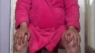 All I need is pee, do you have it for me in this shy homemade clip?