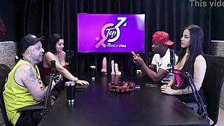 Karen Oliver defecates on Jefao Oficial's dick?