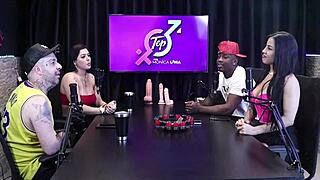 Karen Oliver defecates on Jefao Oficial's dick?