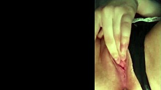 lucky stranger gets nudes from amateur model joyliii