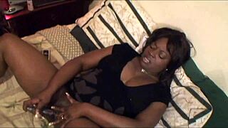 Lisa Rivera Wets Her Pussy