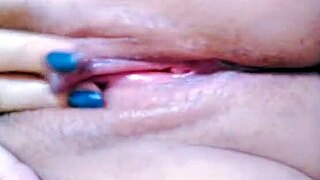 teen babe rubs her pussy on cam till it drips. pure heat!