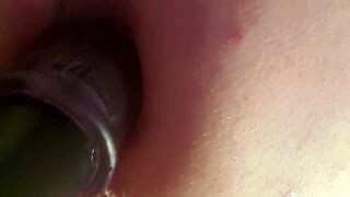 Experienced gay guy sucking his own cock