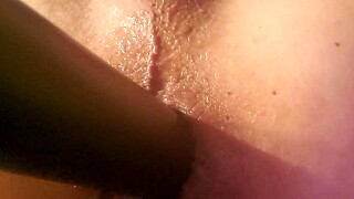 Experienced gay guy sucking his own cock