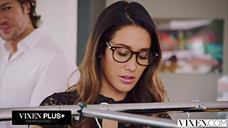 Holy cow, Eva Lovia’s most intense Vixenplus scene with wild muff diving and riding! What a ride!