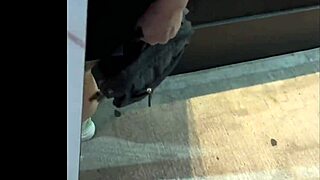 picking up this cute girl led to a good fuck after dinner.