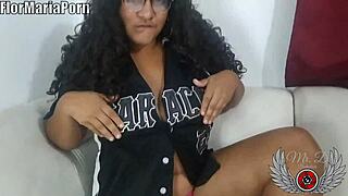 Penelope Olsen Enjoys A Relaxing Homemade Session With Toys