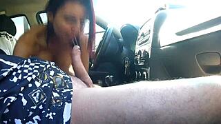 a motorista tarada seduziu o cara no mato