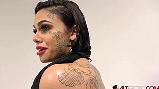 i interview busty tattooed cutie genevieve sinn backstage