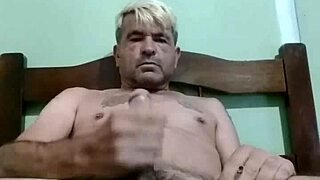 Vontade de gozar! Sexy gay close up action with intense desire!