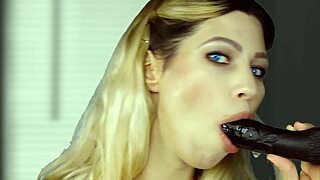 omg, i’m obsessed with this westworld xxx parody blowjob scene!