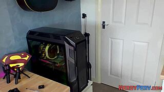 Ever Been Sucked by a Yorkshire Goth Girl Like This Guy?