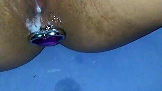 just chilling and suddenly gozando with that big clit on display, wild moment