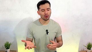 咖啡店性爱片段 - 温馨咖啡馆里的快速性爱