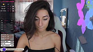 i just can’t get enough of darsy’s wild solo show on web chat, it’s driving me crazy every time i watch her perform.