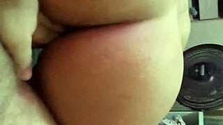 hot indian bitch hits orgasm with double vaginal and anal fisting penetration