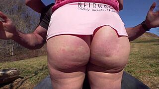 hey, check this white curvy ass jiggling in slow motion outdoors