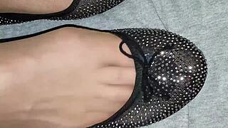 hey, check out this intimate milf webcam fetish session 😍