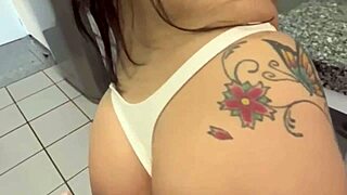 Minha vizinha me chamou, Conserta minha pia, e enfiei minha mangueira nela