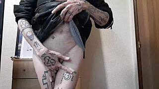 melvin c explores gay travestismo