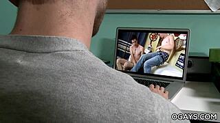 Archer Hart Gets Off Watching Gay Porn! 😜