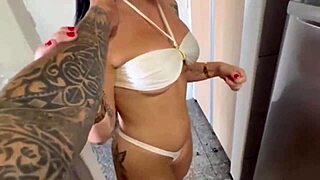 Minha vizinha me chamou, Conserta minha pia, e enfiei minha mangueira nela