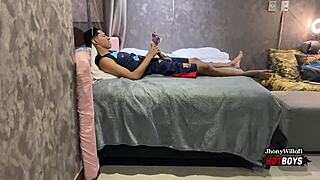 primo hetero batendo uma, resolvi aliviar ele com mão 😏