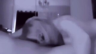 Madura culona infiel sale a buscar pija mientras el marido trabaja