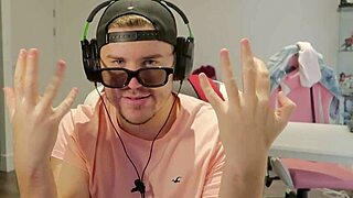 How to escape jail? Meet and fuck lesbian ride uncensored 😏