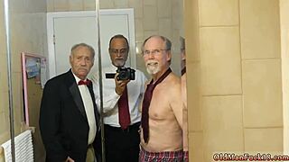 Teen amateur tease explores new experiences with frannkie.