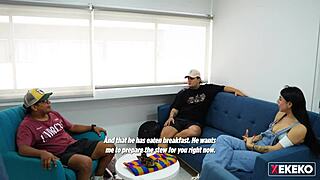 Seduciendo al Amigo Gay de Mi Hermanastro Solos en Casa, Qué Calor! 🔥