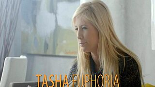 Wow! Moist Teen Babe Sets Up a Solo Toy Session with Her Wet Slit!