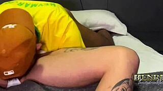 Torrei o jogador caval�o do time advers�rio ele sofreu no meu pau grosso igual uma putinha