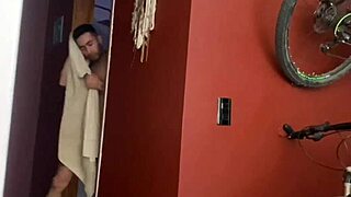 Watch the delivery guy bareback two twinks with big asses!